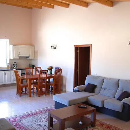 House Alister בית נופש אלגוז